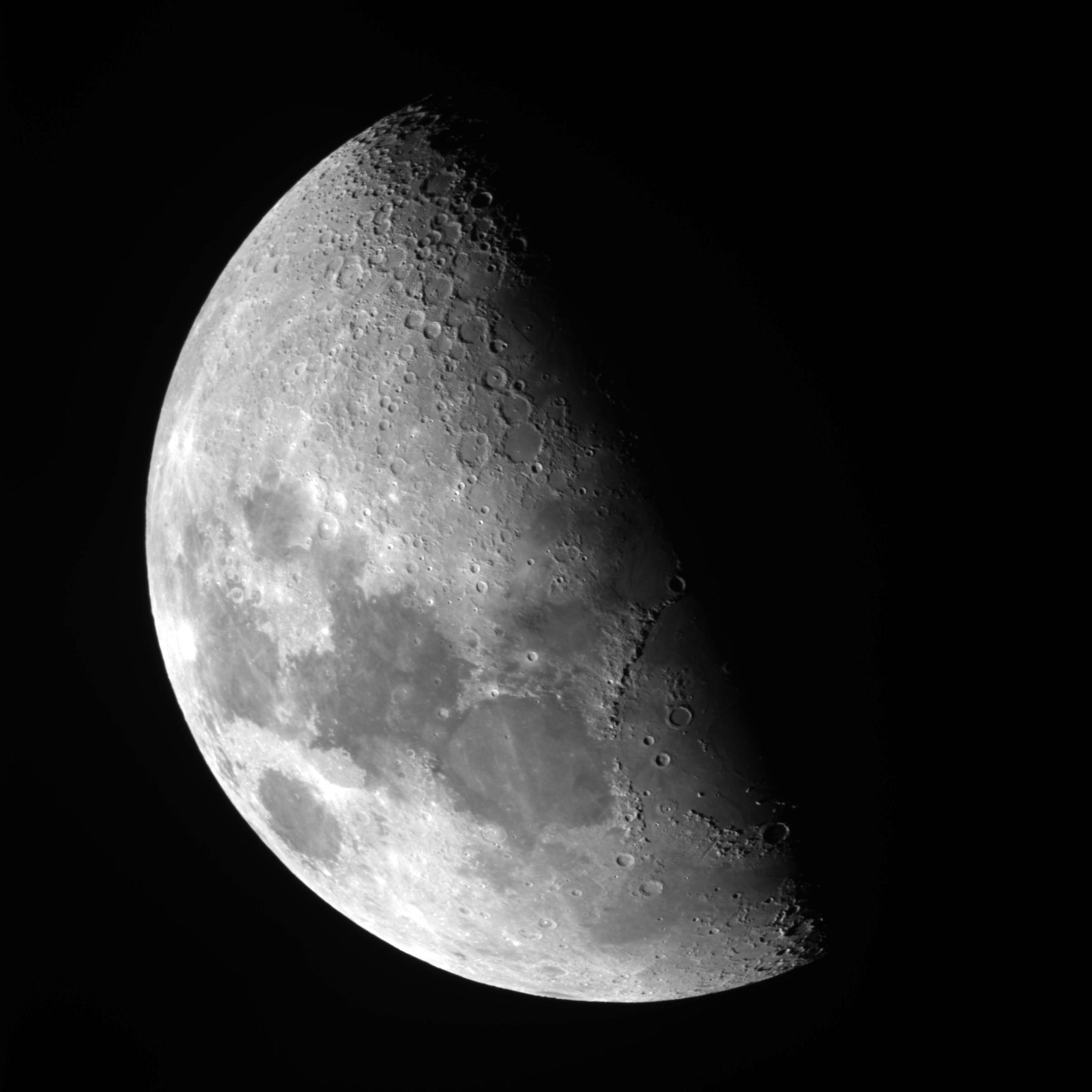 Top 91+ Images pictures of a half moon Full HD, 2k, 4k